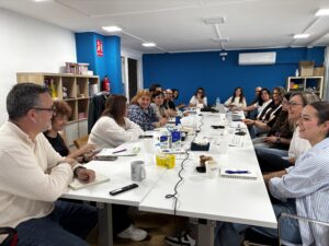 Lee más sobre el artículo SIETeSS reúne a sus delegados del SISCAT para abordar la huelga del 29 de mayo, el convenio paralizado y la fusión de laboratorios